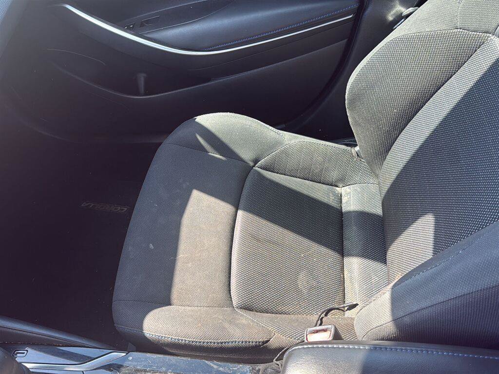 Used 2021 Toyota Corolla SE w/ Carpet Mat Package (TMS) FWD image 9