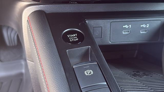 New 2025 Nissan Kicks SR image 17