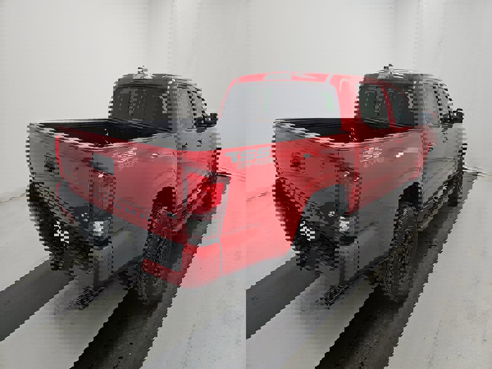 Used 2023 Toyota Tacoma SR image 3