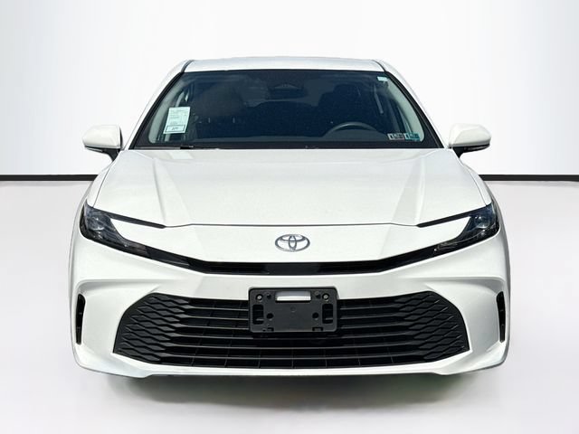 Used 2025 Toyota Camry LE FWD image 2