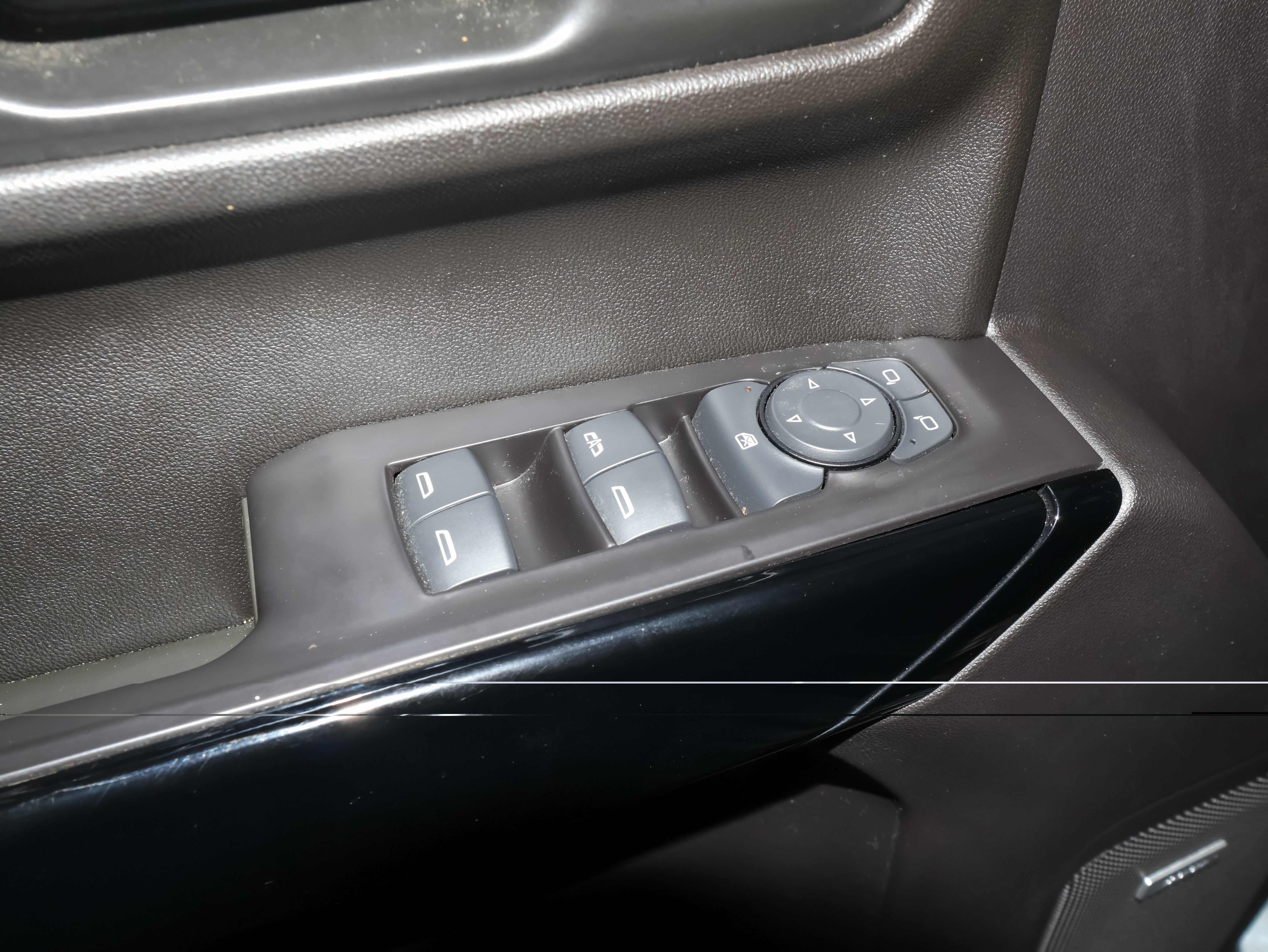 Used 2020 Chevrolet Silverado 1500 RST AWD/4WD image 18
