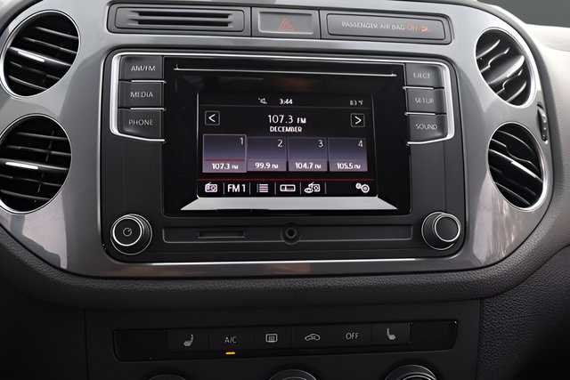 Used 2016 Volkswagen Tiguan S FWD image 25