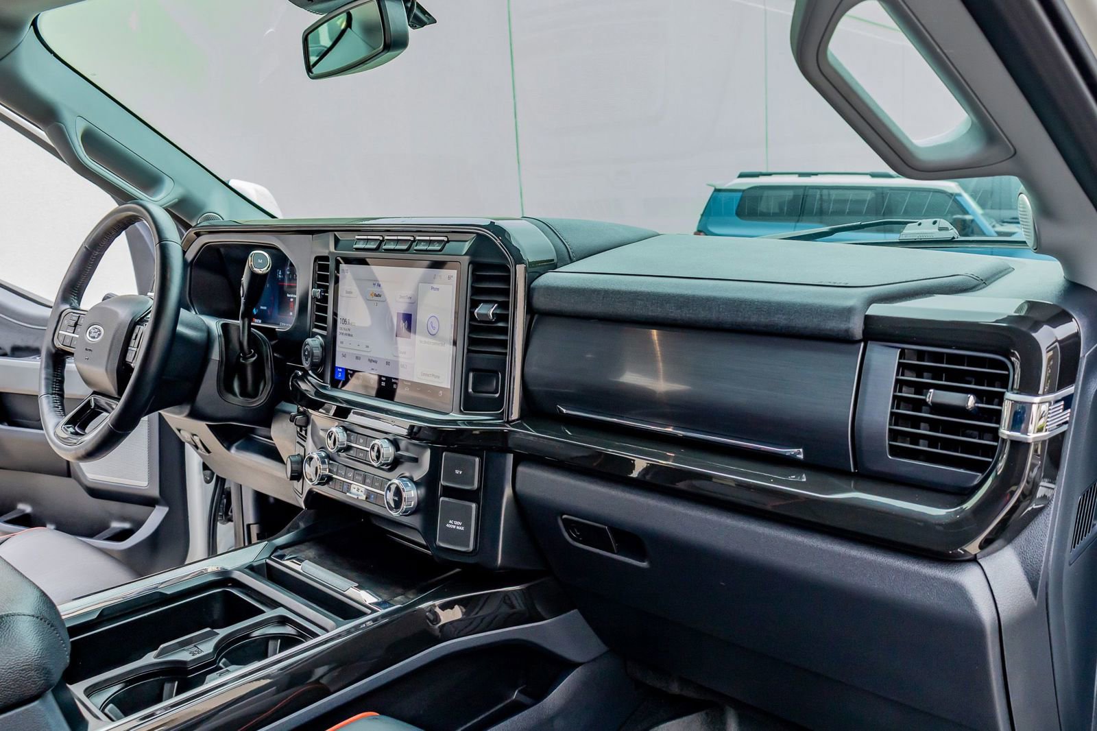 Used 2023 Ford F250 Lariat w/ Lariat Ultimate Package AWD/4WD image 17