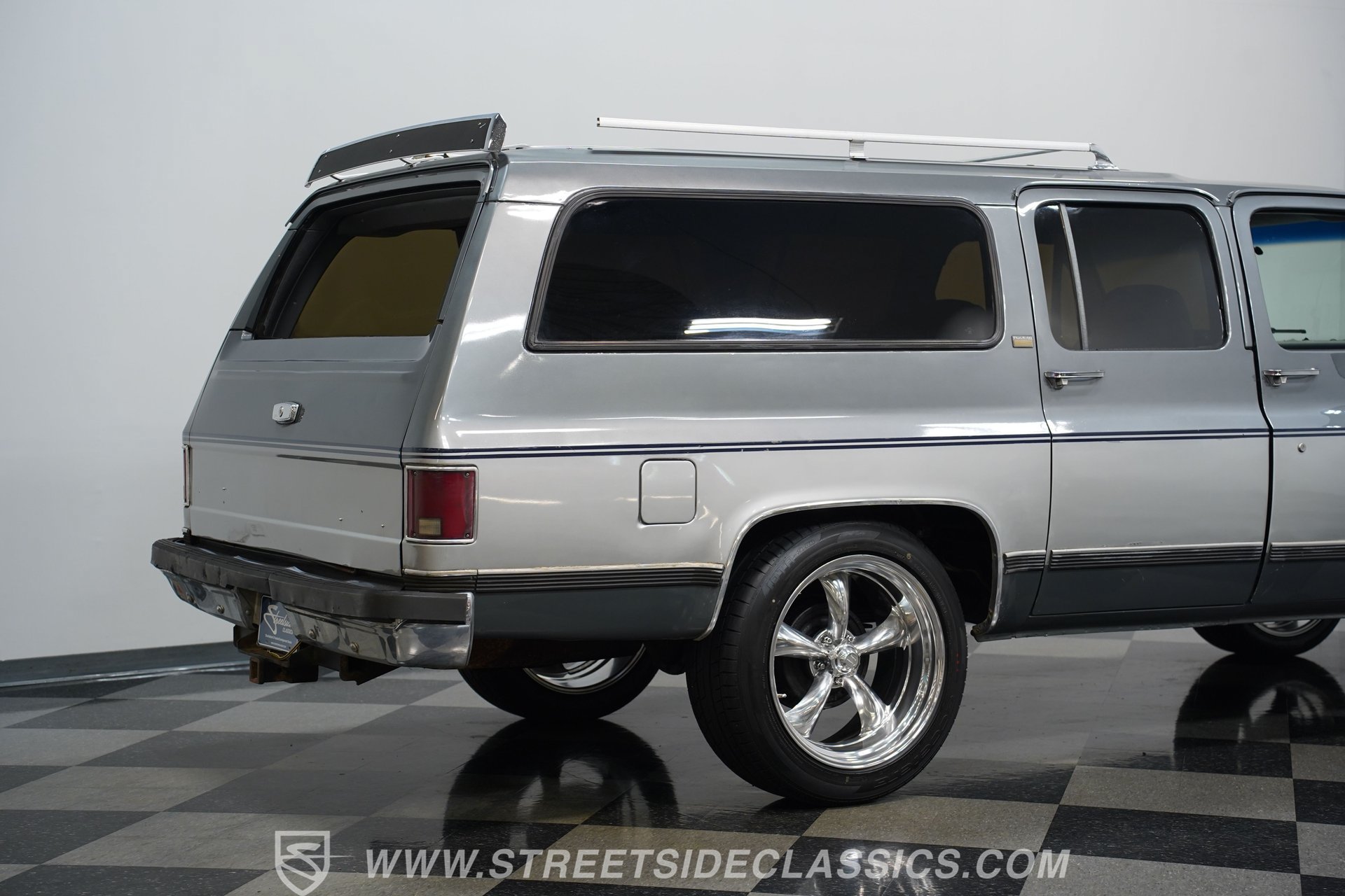 Used 1990 Chevrolet Suburban 2WD image 26