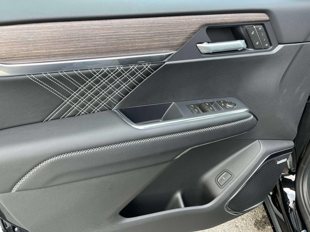 New 2027 GMC Acadia Denali w/ LPO, Floor Liner Package AWD/4WD image 20