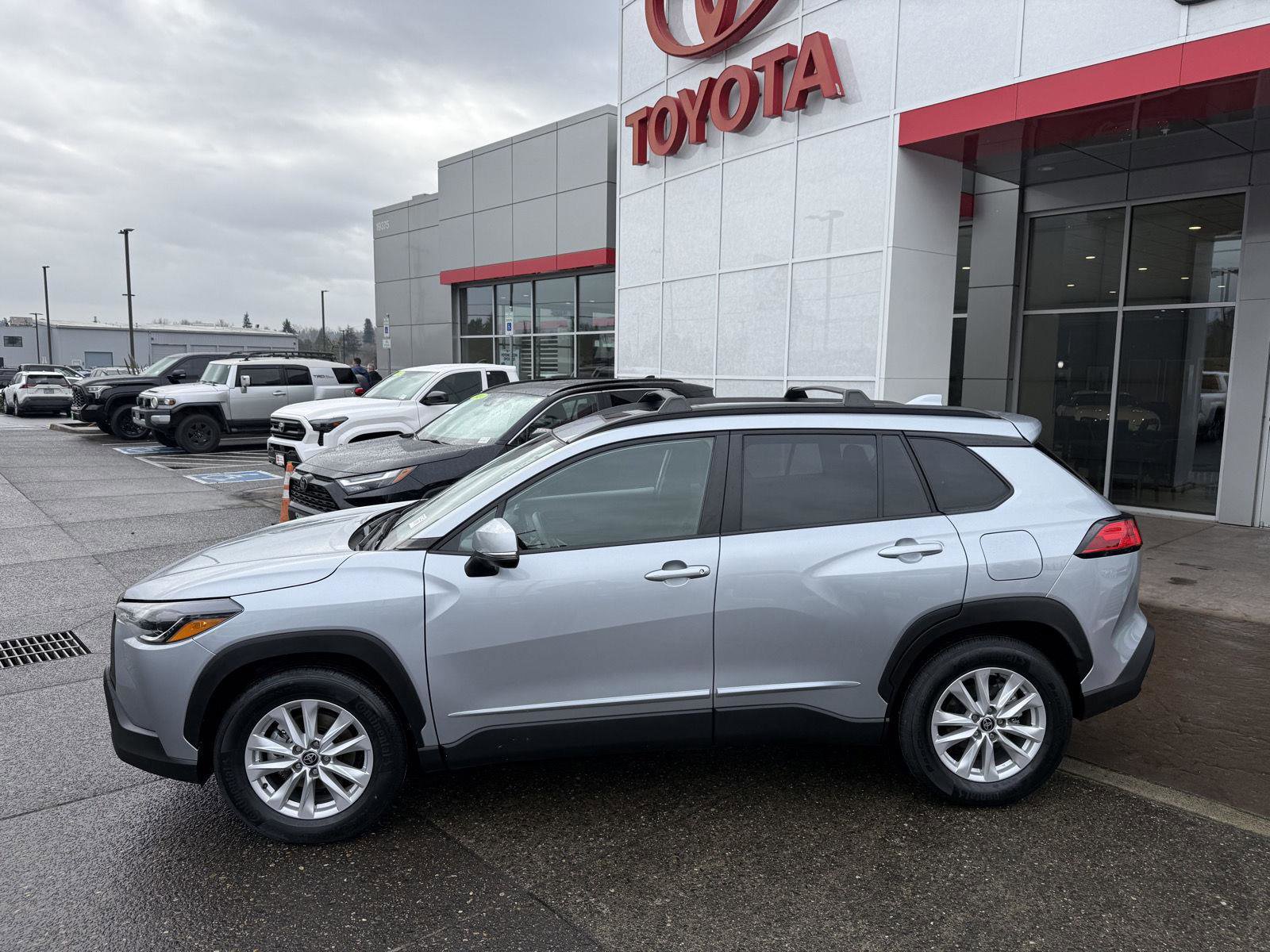 Certified 2022 Toyota Corolla Cross LE w/ Moonroof Package image 3