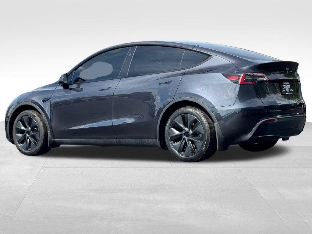 Used 2024 Tesla Model Y Long Range RWD image 5