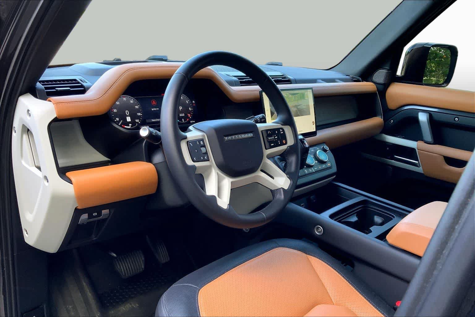 Used 2024 Land Rover Defender 110 X-Dynamic SE AWD/4WD image 16