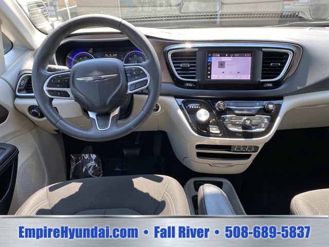 Used 2023 Chrysler Voyager LX FWD image 7