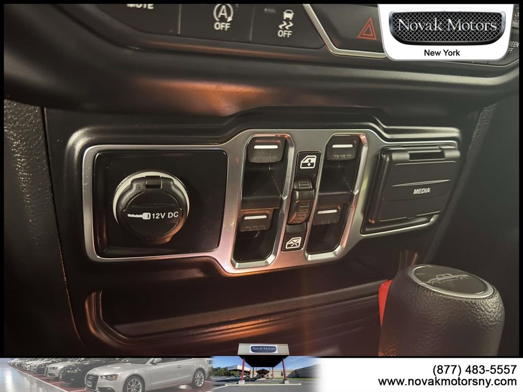 Used 2021 Jeep Gladiator Willys image 22