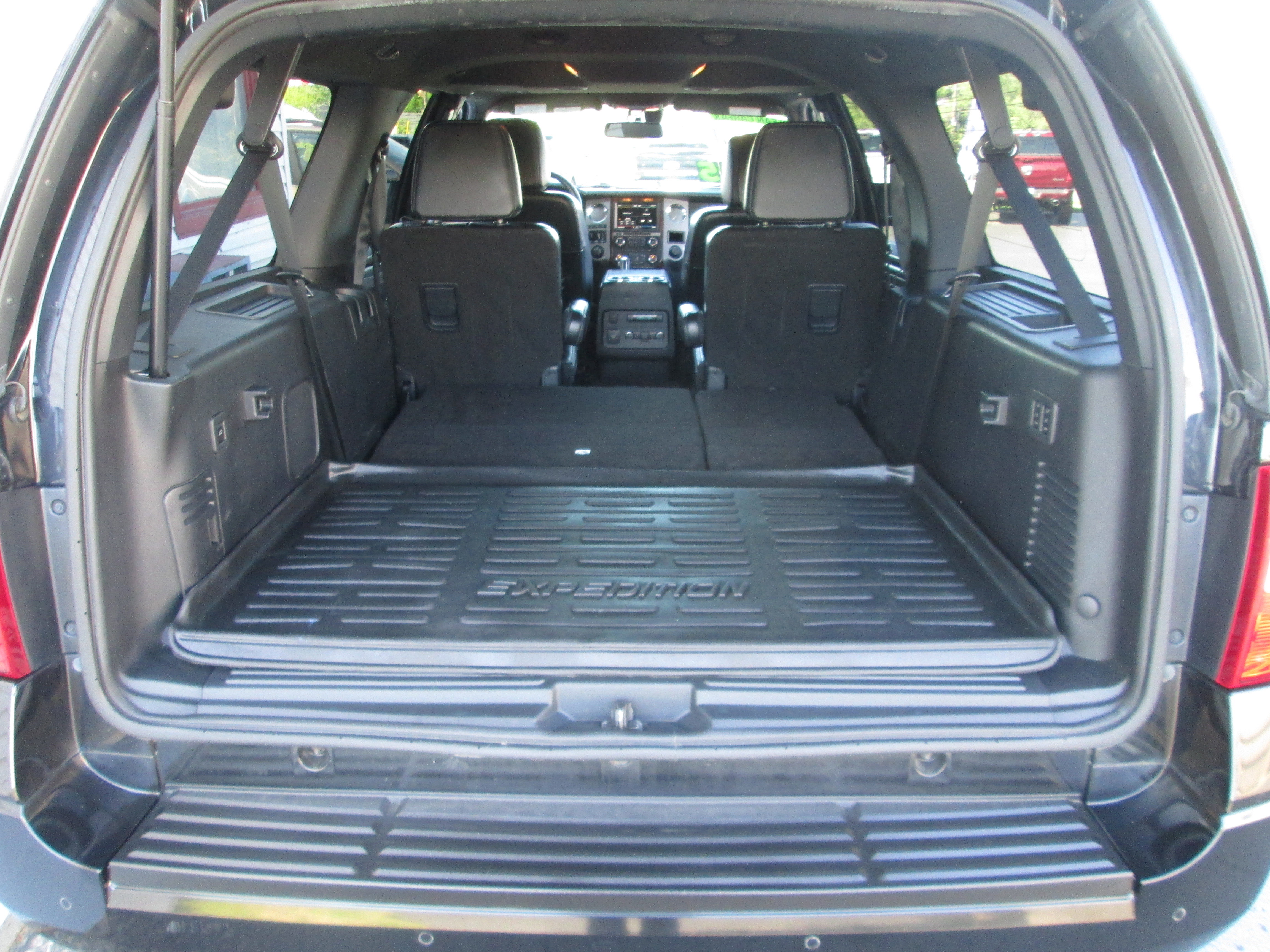 Used 2015 Ford Expedition EL Platinum AWD/4WD image 10