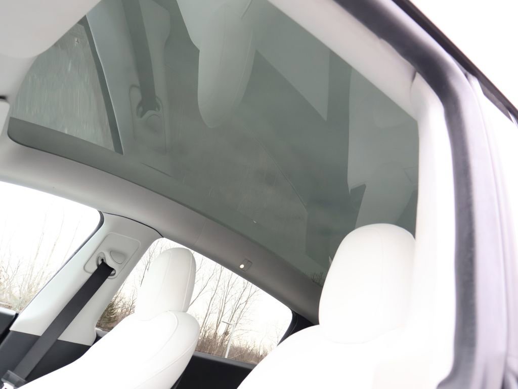 Used 2020 Tesla Model Y Performance image 34