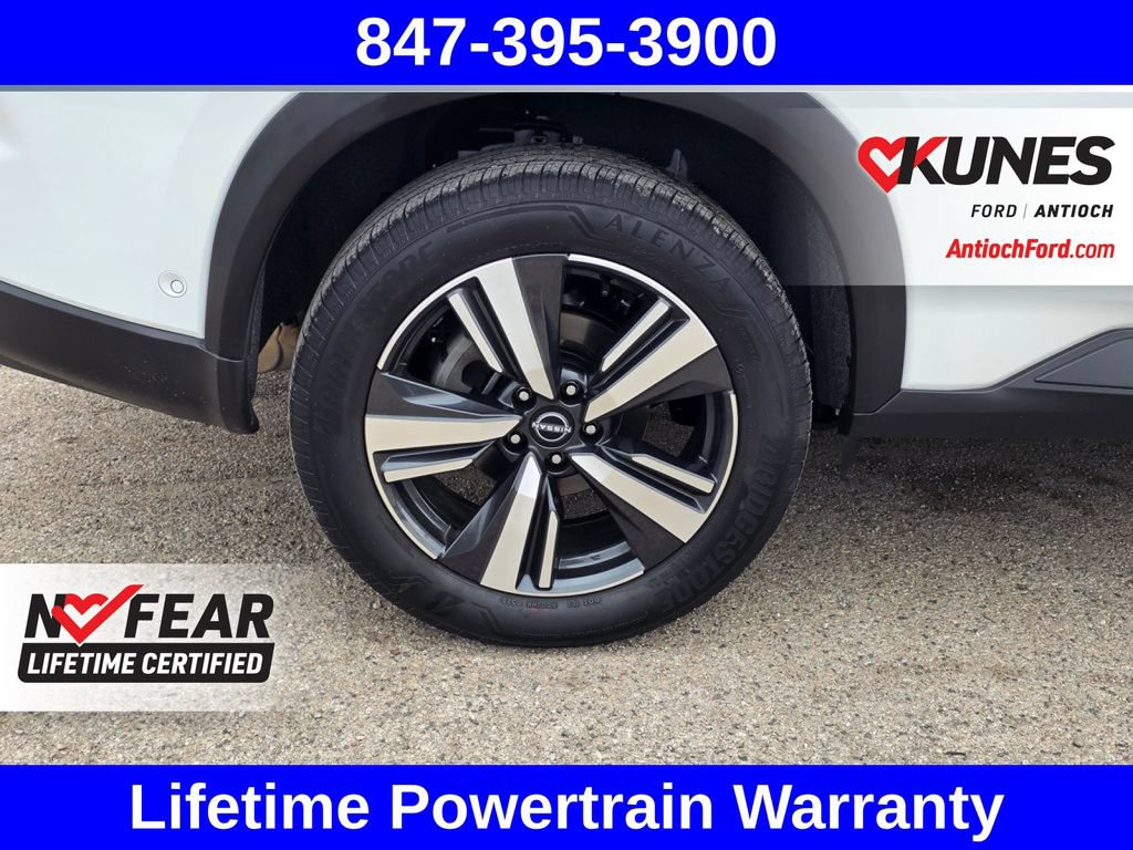 Used 2025 Nissan Rogue SL w/ SL Premium Package FWD image 14