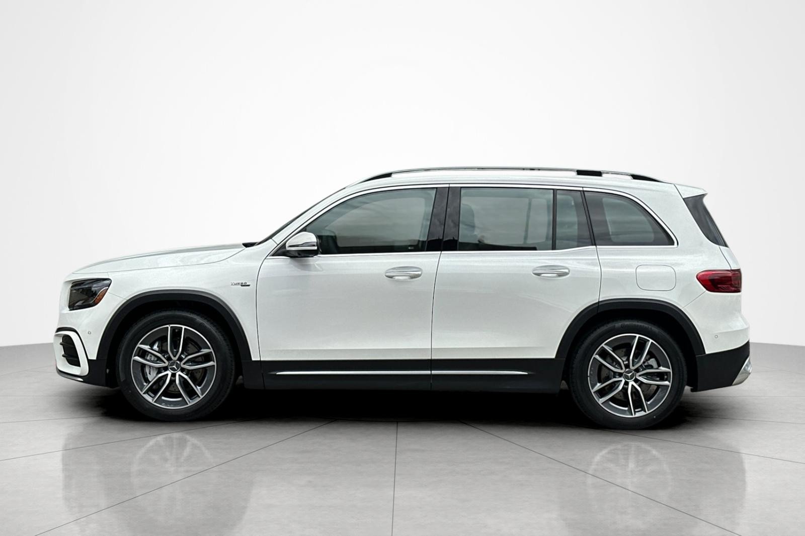 New 2026 Mercedes-Benz GLB 35 AMG 4MATIC image 2