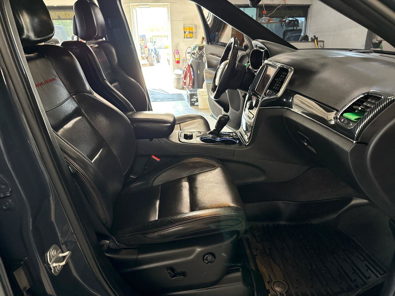 Used 2018 Jeep Grand Cherokee Trailhawk w/ Trailhawk Luxury Group AWD/4WD image 52