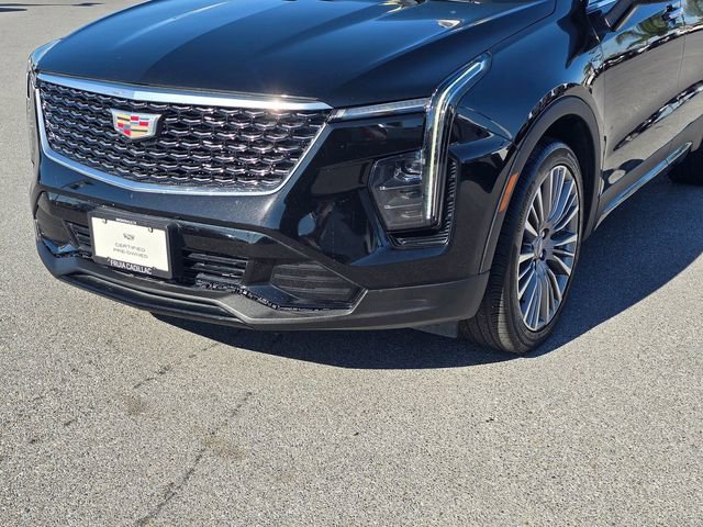 Used 2024 Cadillac XT4 Premium Luxury image 9