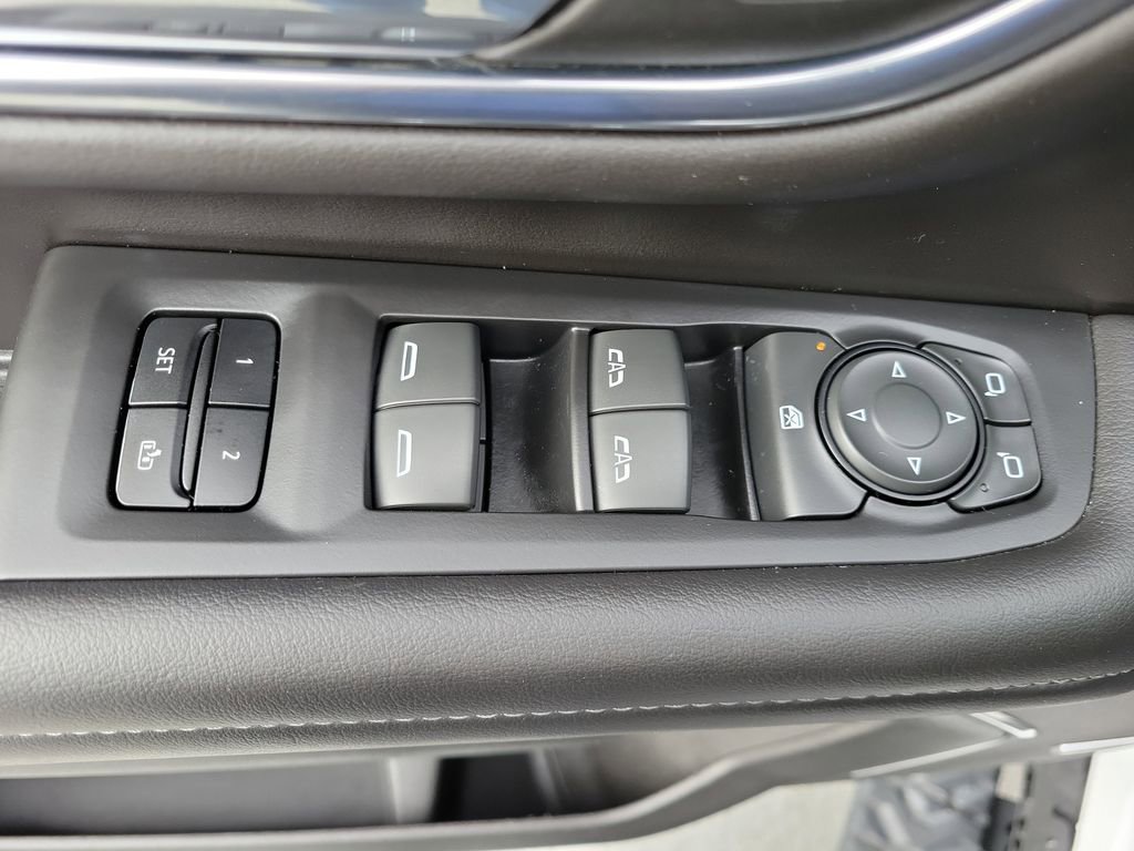 Used 2023 Chevrolet Suburban Z71 image 22