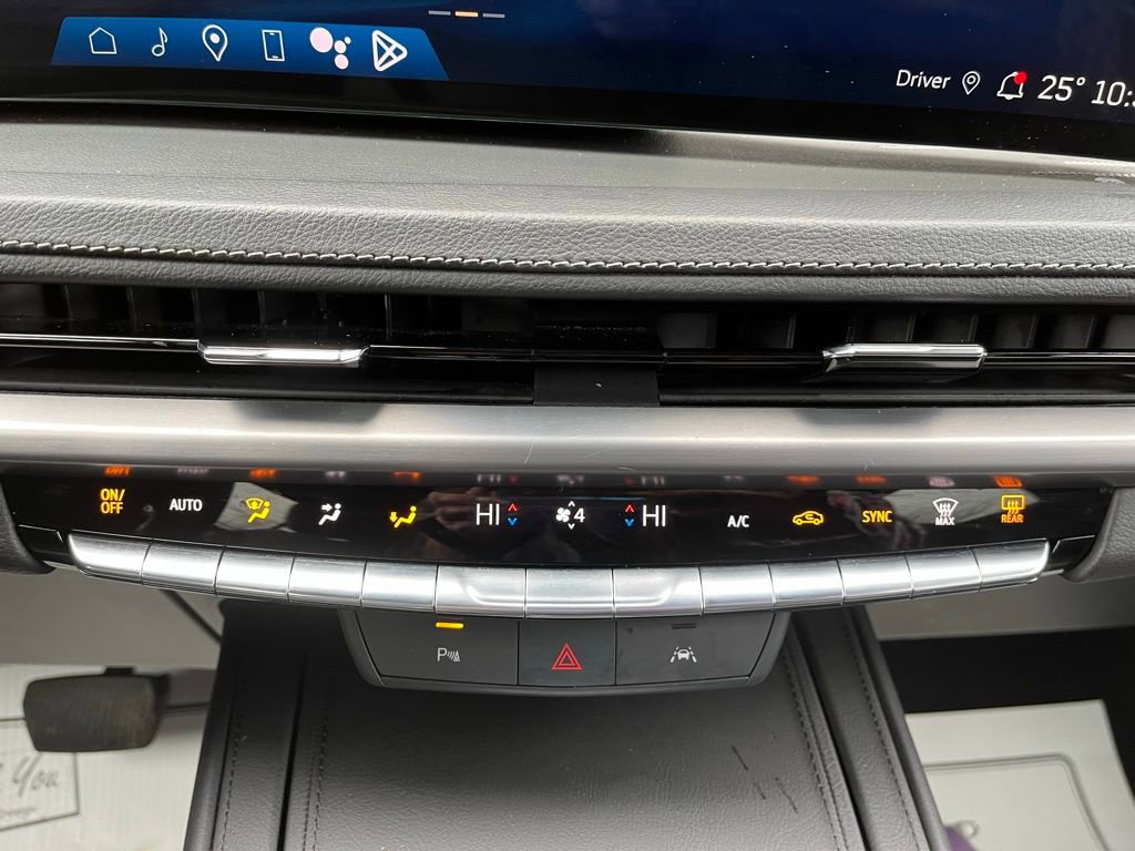 Used 2024 Cadillac XT4 Premium Luxury image 27