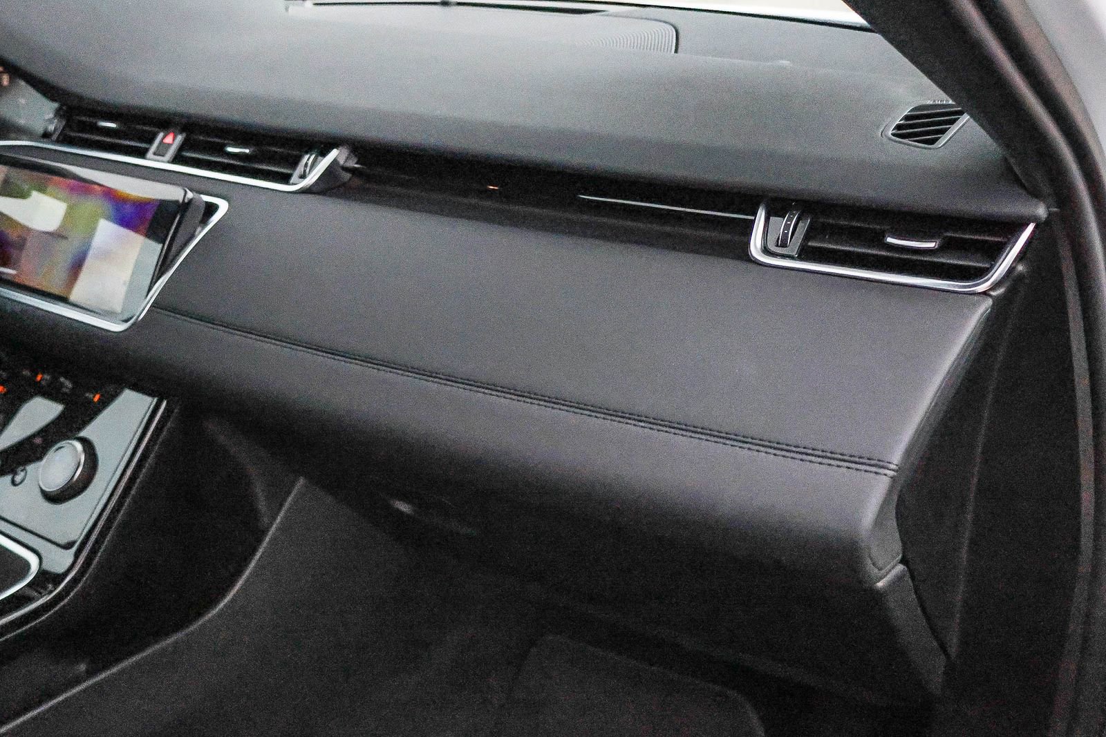 Certified 2023 Land Rover Range Rover Evoque SE image 18