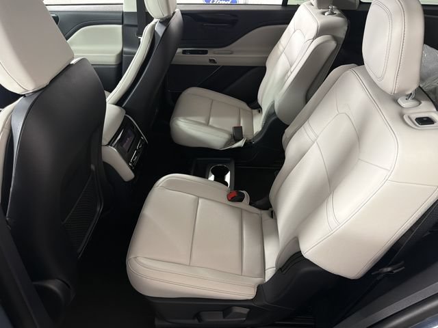 New 2026 Lincoln Aviator 2WD w/ Jet Appearance Package image 19