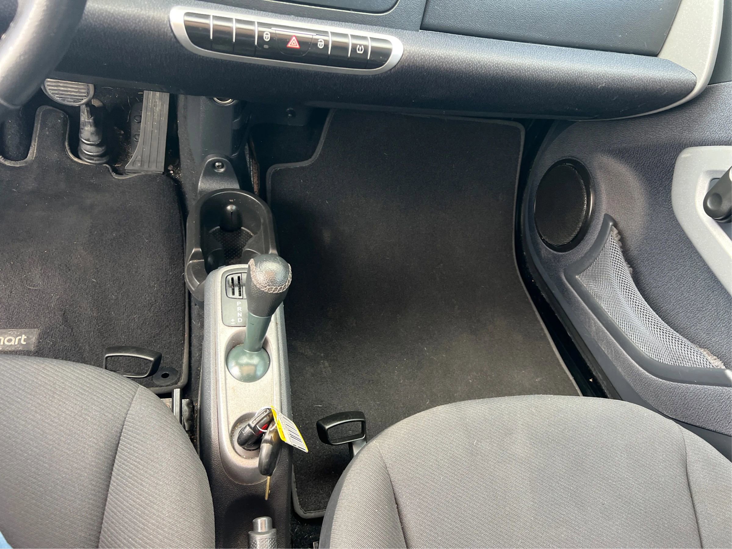 Used 2015 smart fortwo pure image 20