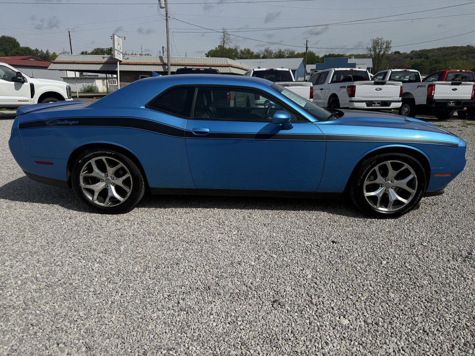 Used 2015 Dodge Challenger SXT Plus w/ Driver Convenience Group RWD image 4