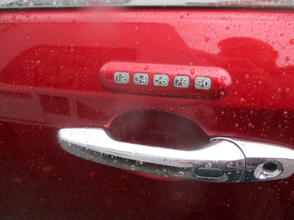 Used 2013 Lincoln MKX AWD image 8