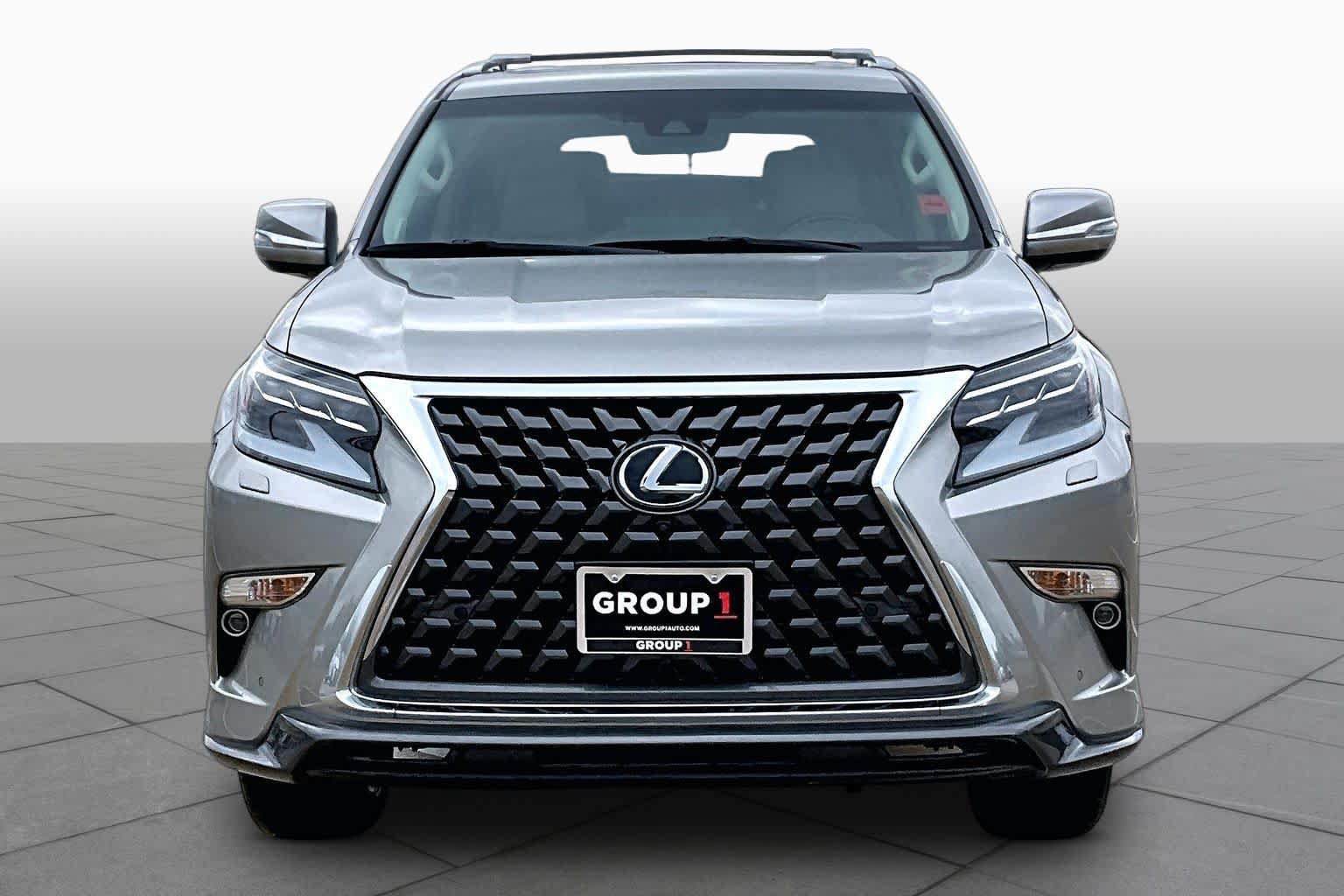Used 2023 Lexus GX 460 Luxury w/ Sport Design Package AWD/4WD image 4