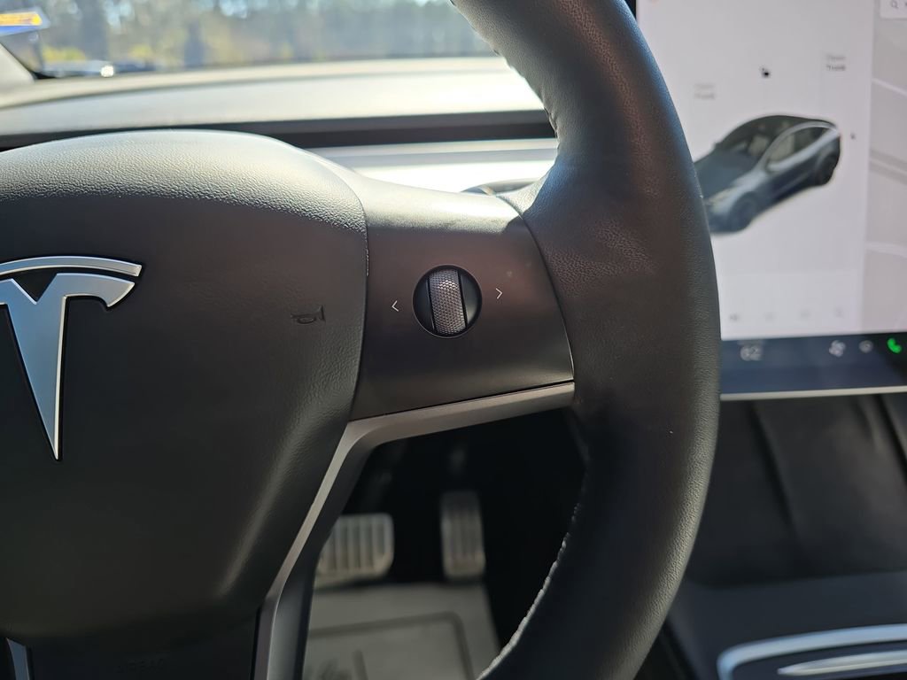 Used 2021 Tesla Model Y Performance image 22