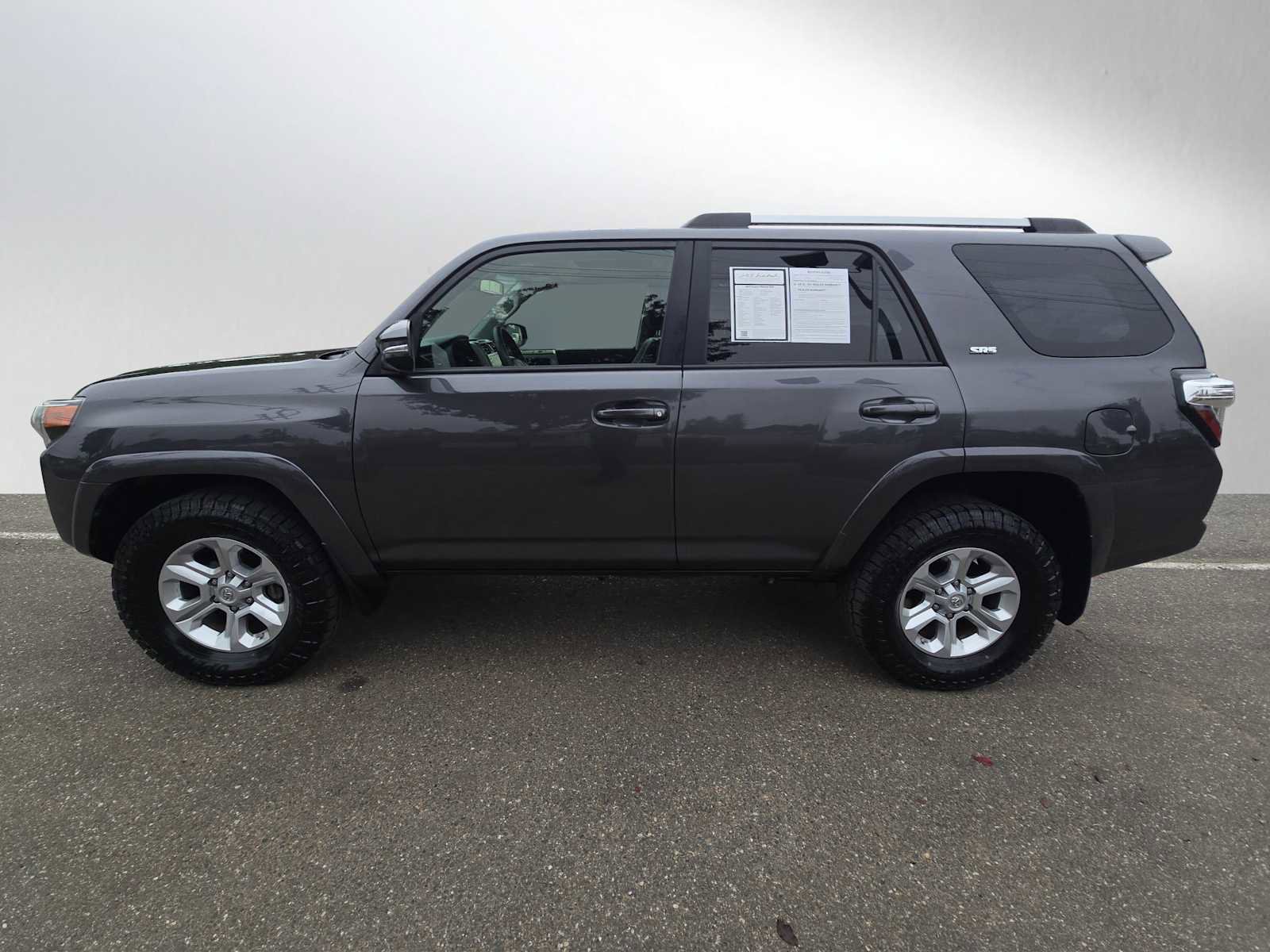 Used 2020 Toyota 4Runner SR5 Premium w/ Moonroof Package AWD/4WD image 6