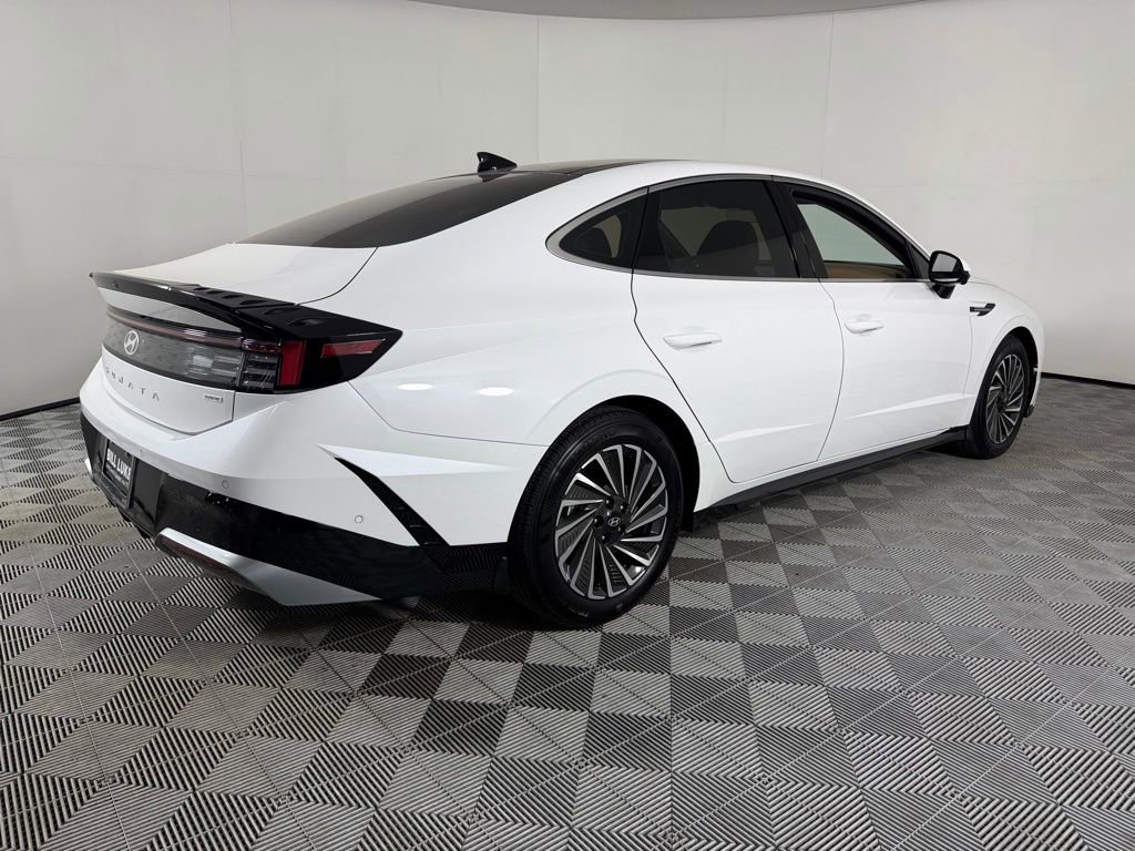 Used 2025 Hyundai Sonata Limited FWD image 8
