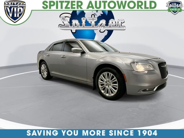 Used 2016 Chrysler 300 C image 2