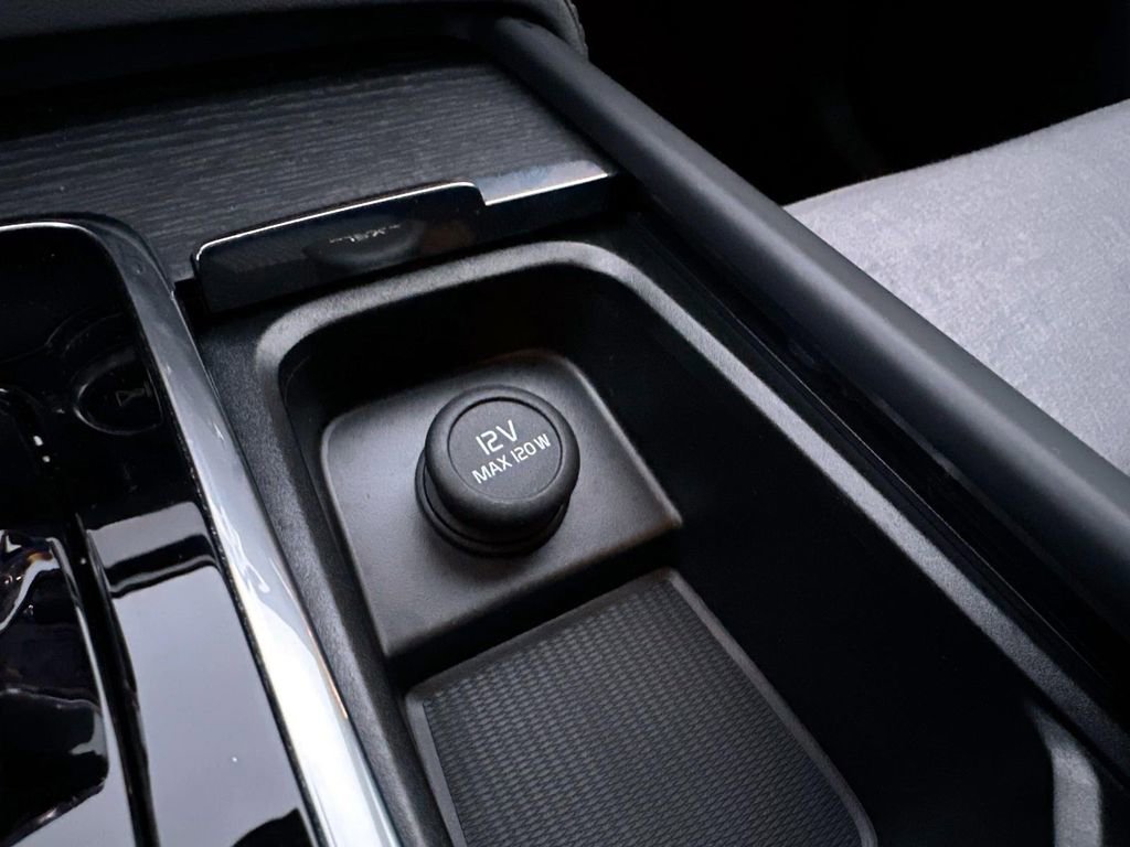 Used 2025 Volvo XC90 T8 Ultra image 24