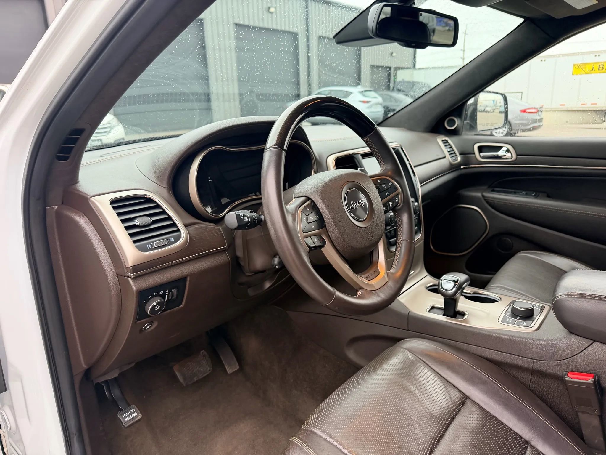 Used 2014 Jeep Grand Cherokee Summit AWD/4WD image 11