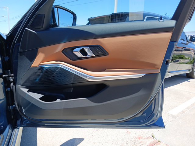New 2026 BMW 330i Sedan w/ M Sport Package RWD image 18