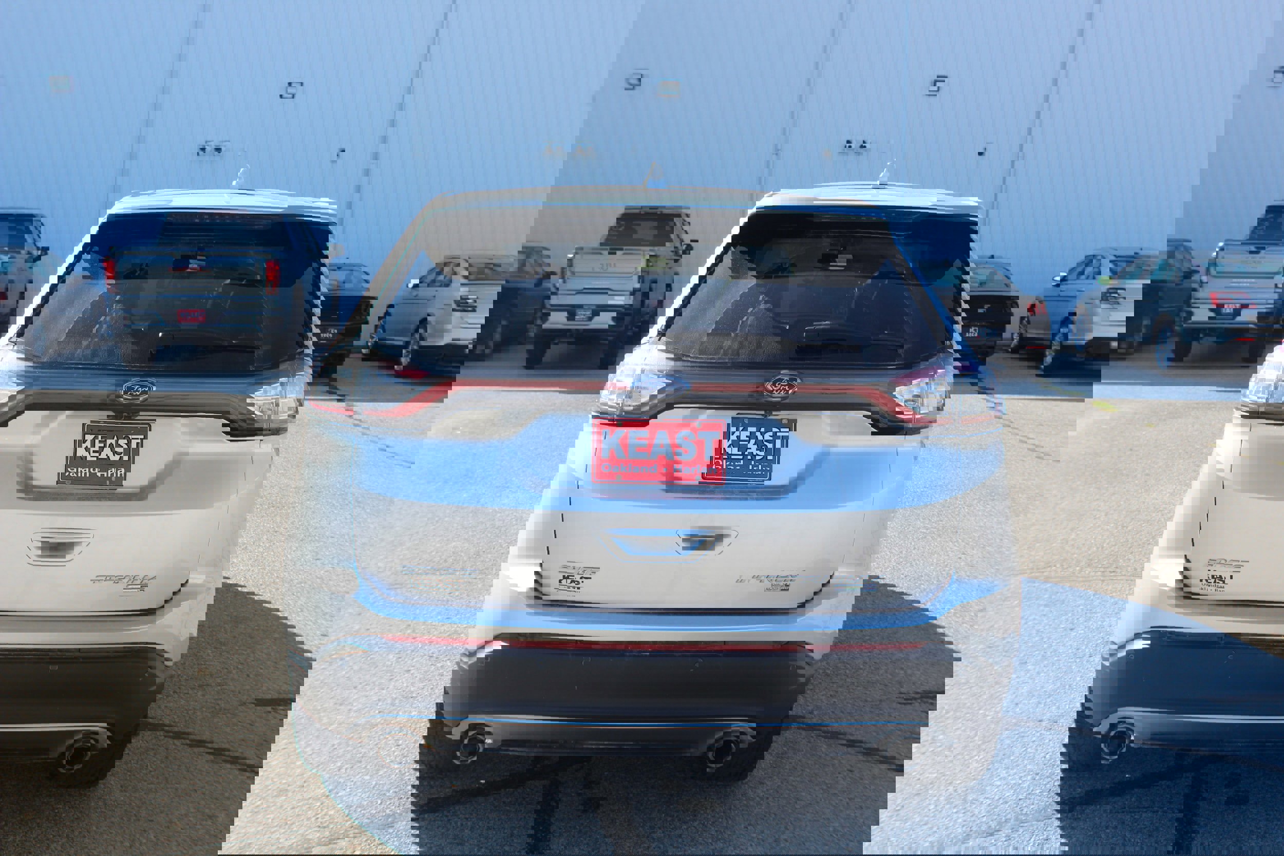 Used 2018 Ford Edge Titanium w/ Technology Package image 3