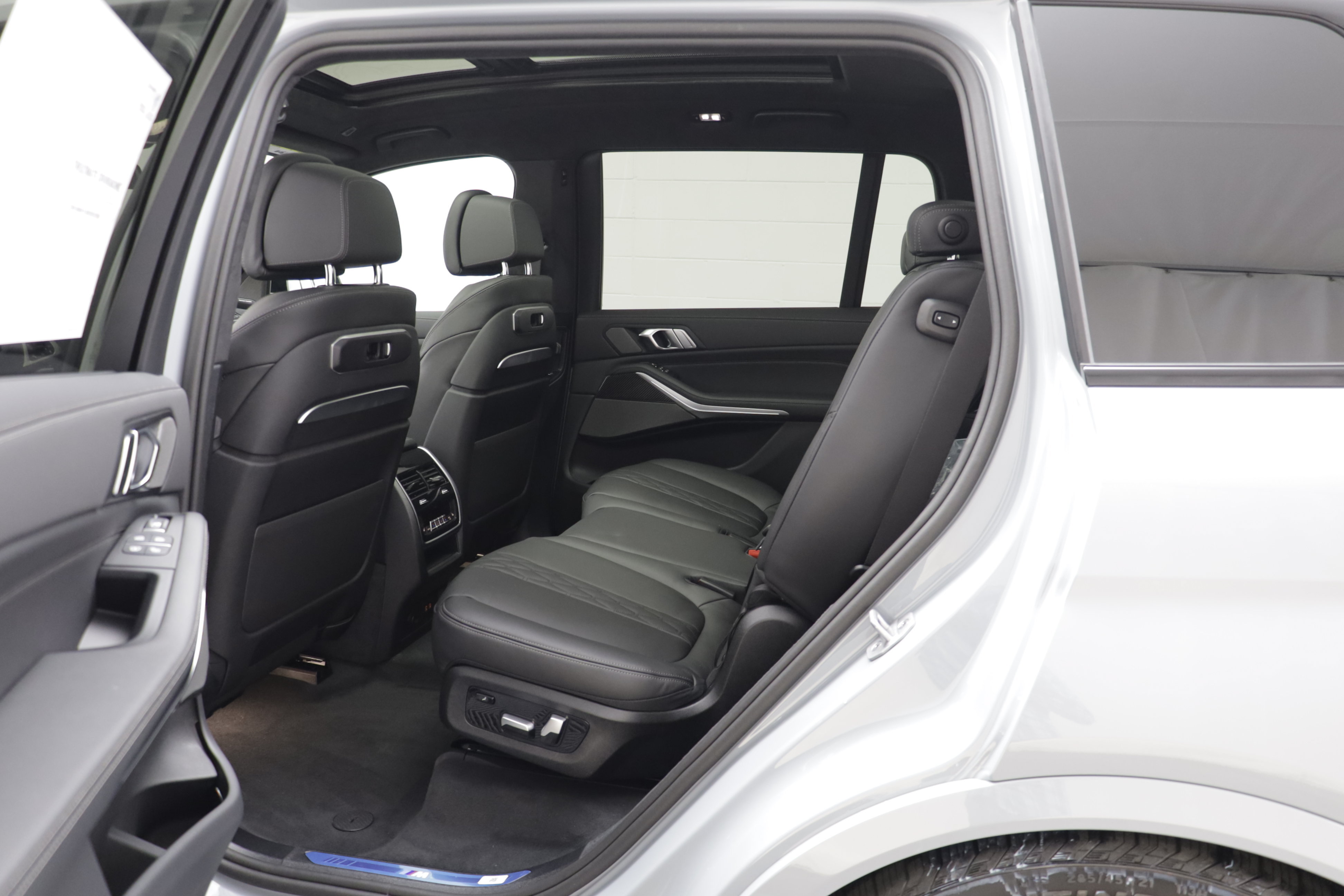 New 2027 BMW X7 M60i AWD/4WD image 15
