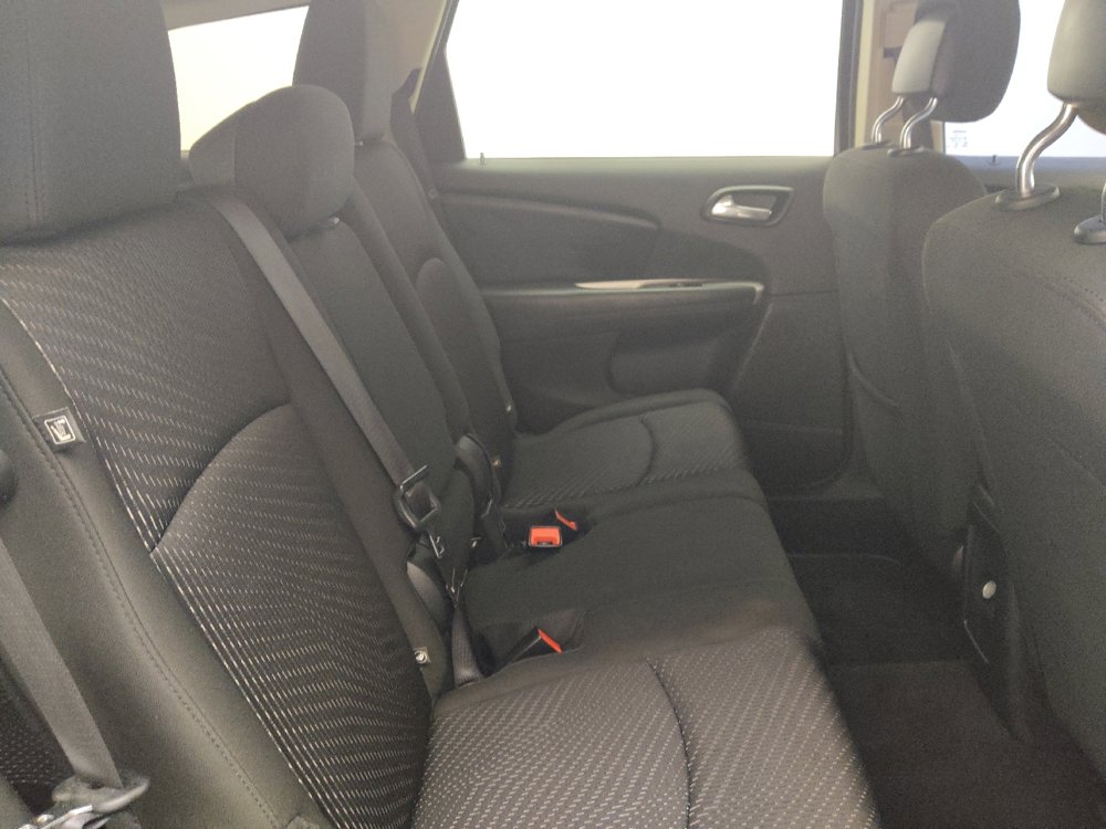 Used 2019 Dodge Journey SE image 19