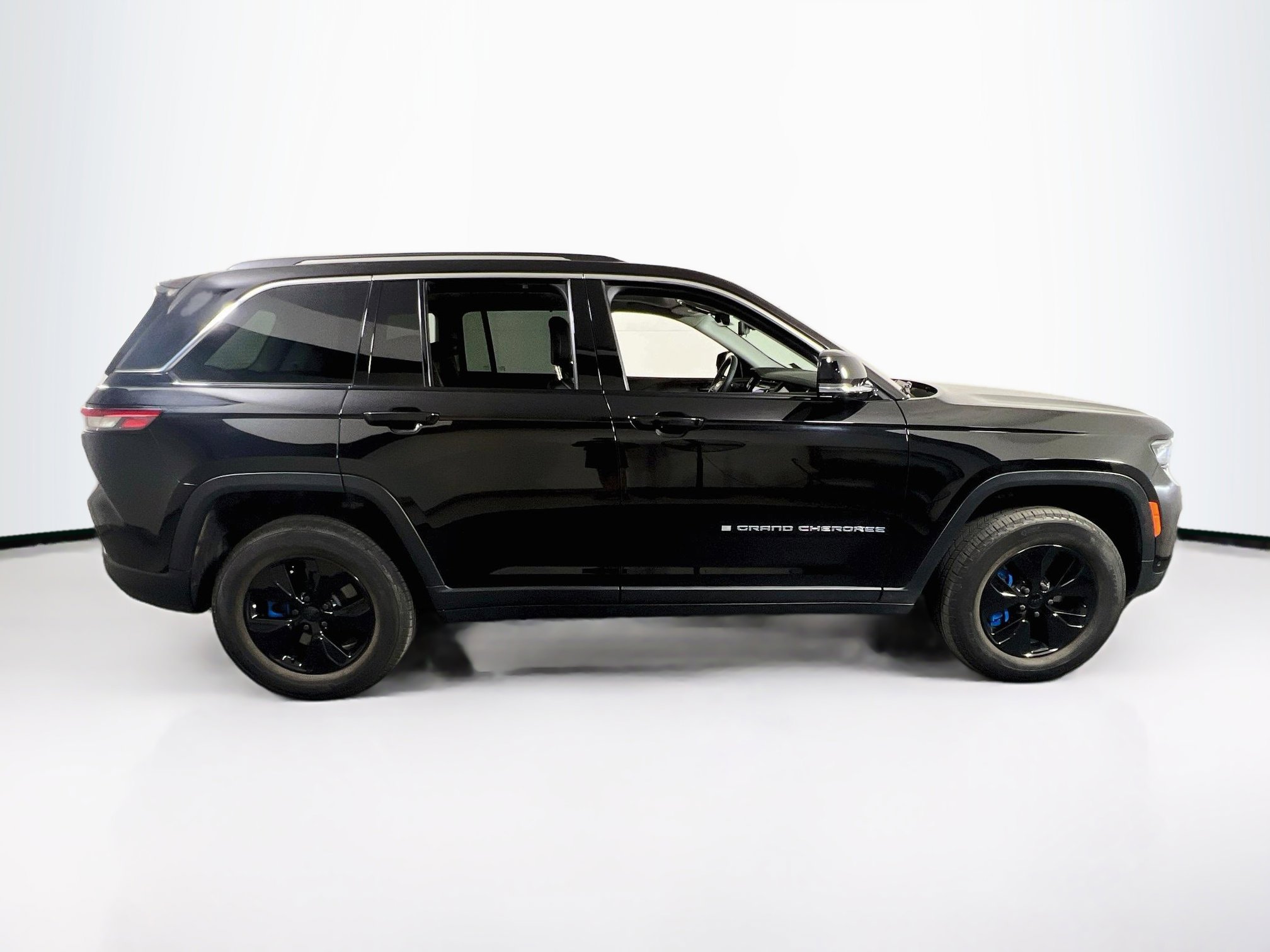 Used 2022 Jeep Grand Cherokee Limited 4xe w/ Luxury Tech Group II AWD/4WD image 4