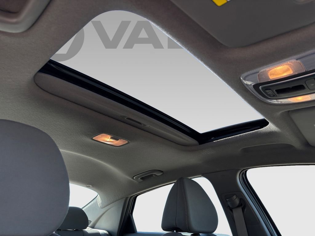 Used 2025 Hyundai Elantra SEL image 7