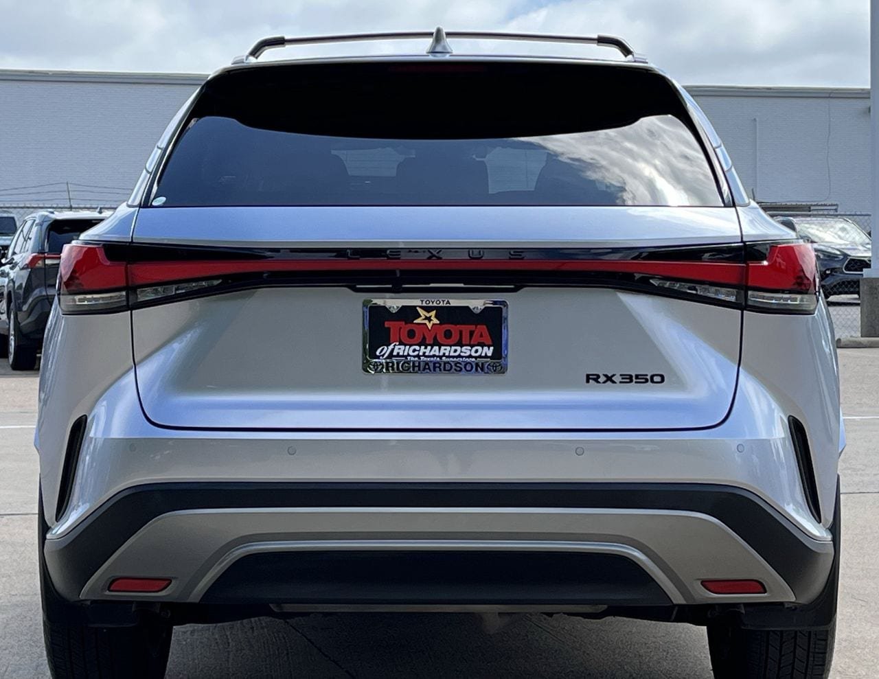 Used 2025 Lexus RX 350 Premium w/ Accessory Package (Z1) FWD image 5