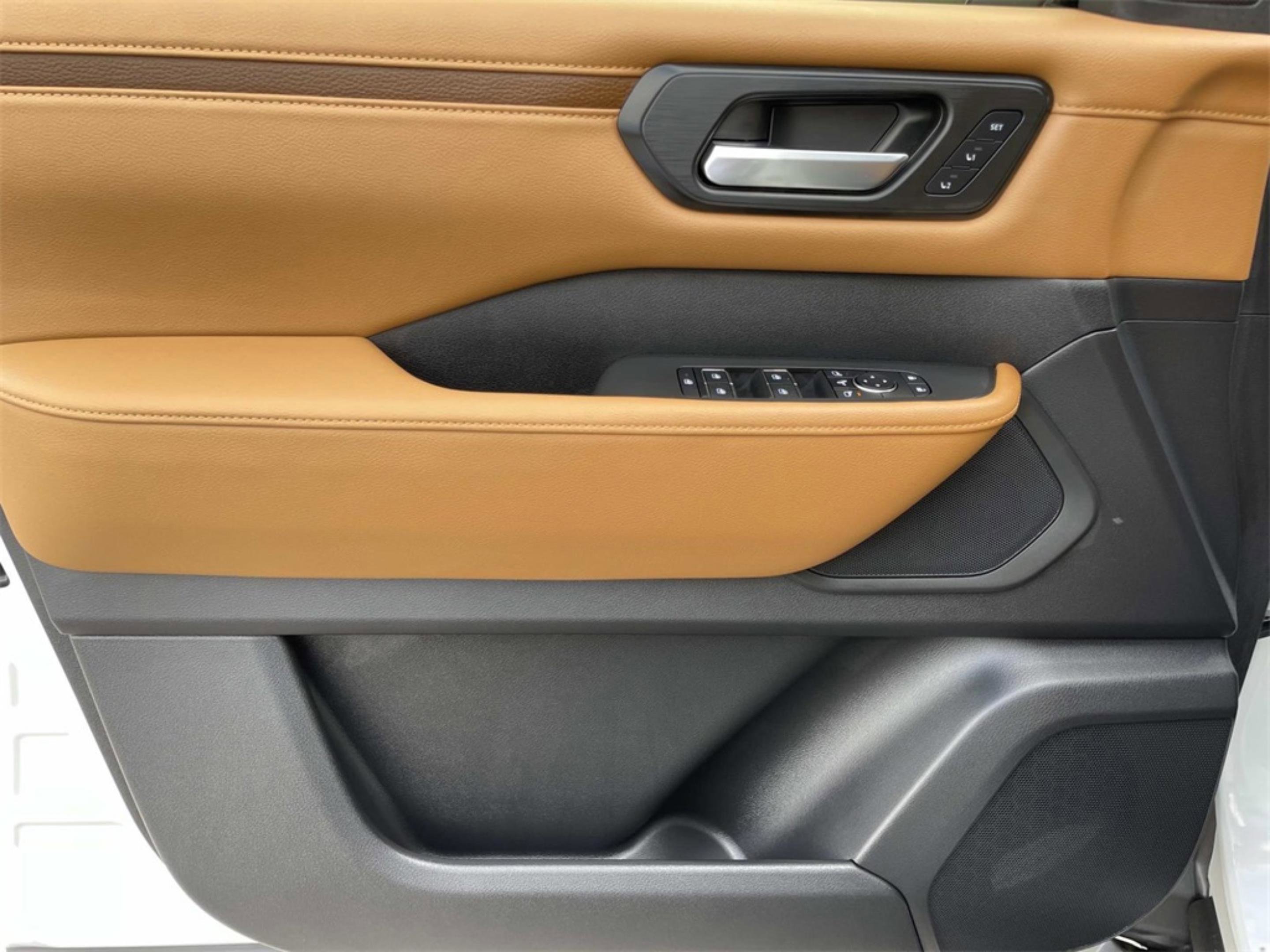 New 2026 Nissan Armada SL w/ Captain's Chari Seat Package image 14