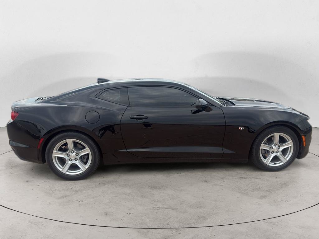 Used 2022 Chevrolet Camaro LT RWD image 5