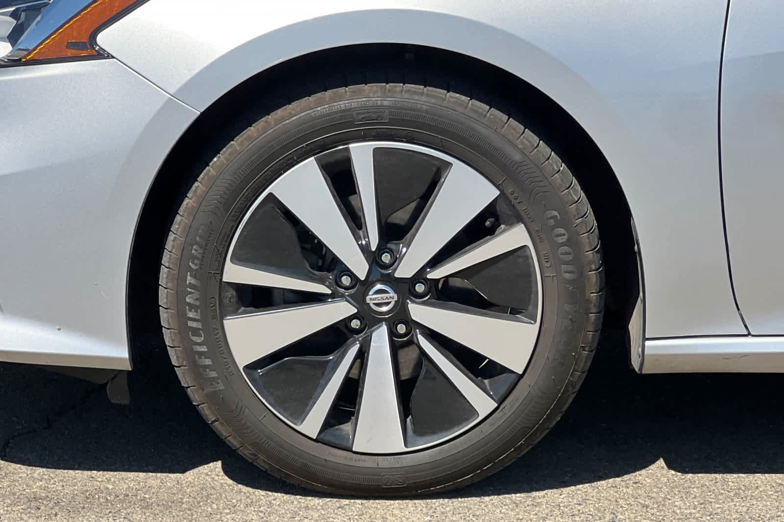 Used 2019 Nissan Altima 2.5 SL FWD image 13