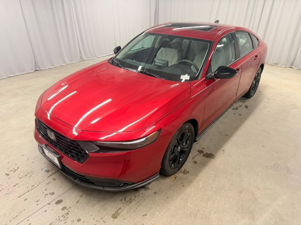 Certified 2025 Honda Accord SE image 3