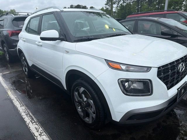 Used 2025 Hyundai Venue SEL FWD image 5