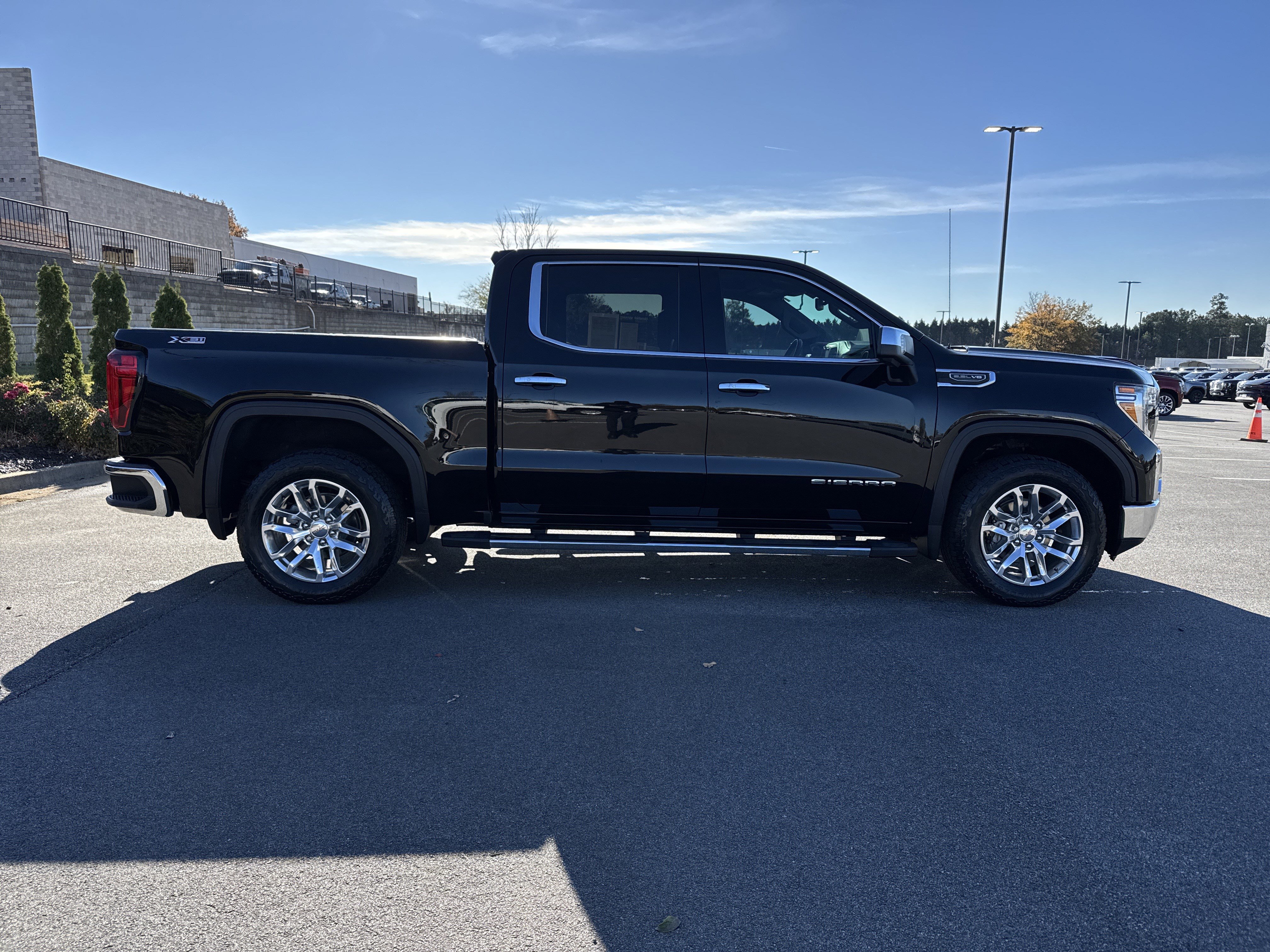 Used 2021 GMC Sierra 1500 SLT w/ SLT Premium Plus Package image 11