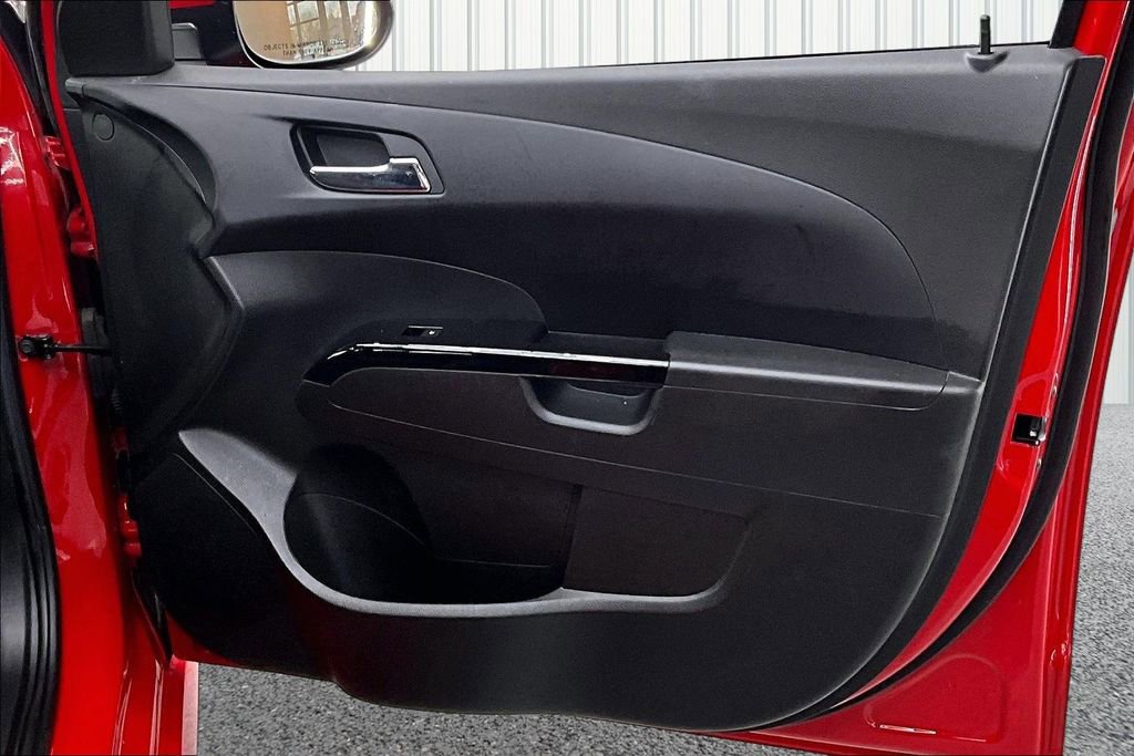 Used 2019 Chevrolet Sonic LT FWD image 28
