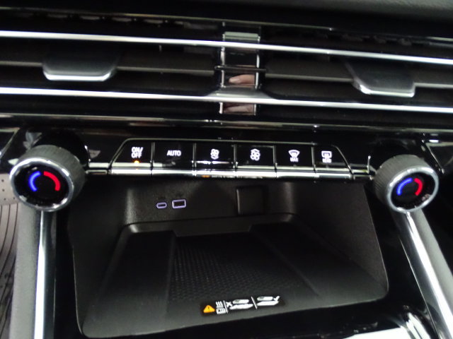 Certified 2026 Chevrolet Traverse High Country w/ LPO, Floor Liner Package AWD/4WD image 12