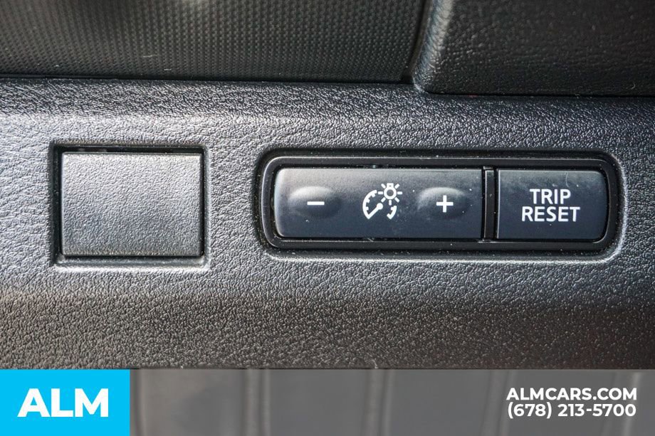 Used 2023 Nissan Frontier SV image 45